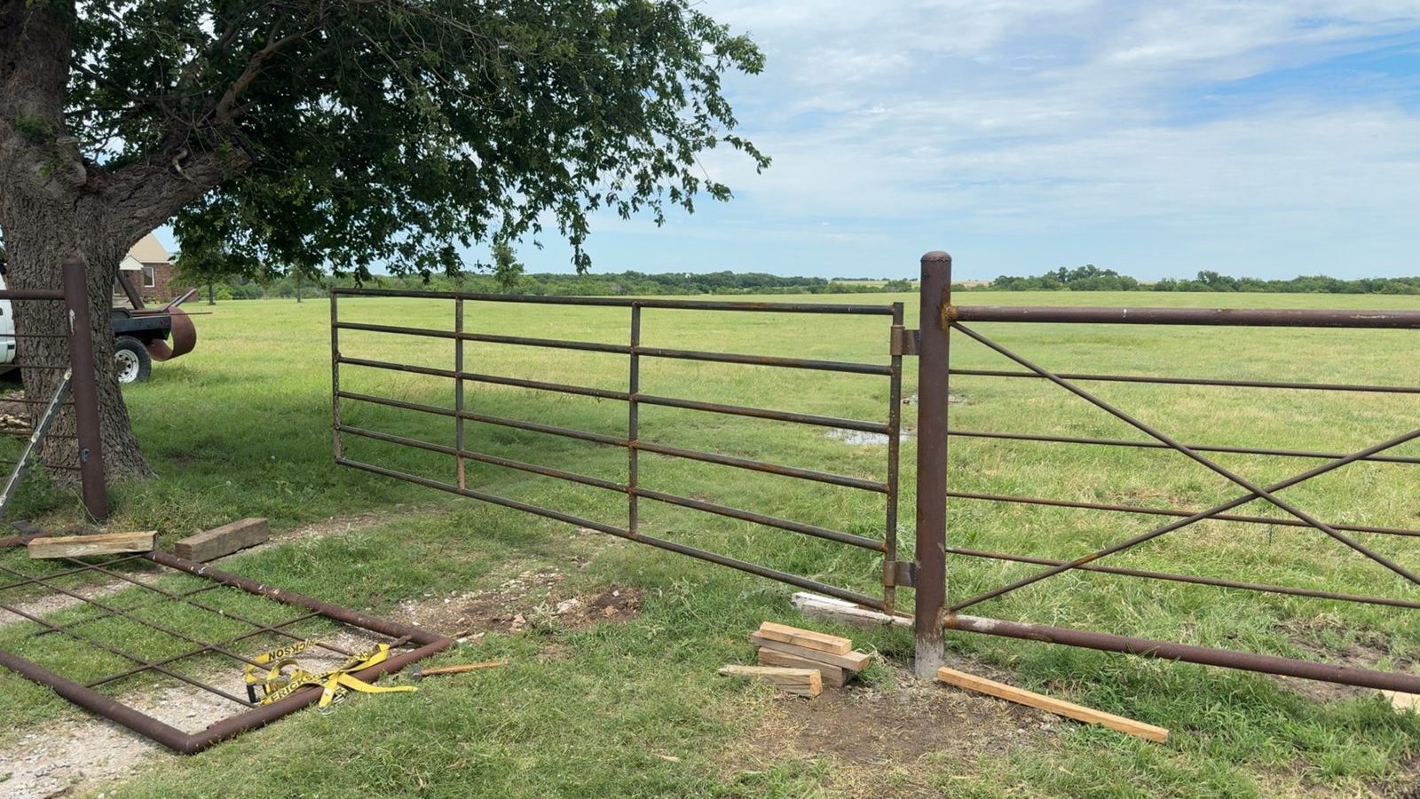 Custom gate and fence fabrication, installation and repair — photo 8